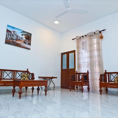 Thinaya Lake Resort Anuradhapura Eksteriør billede