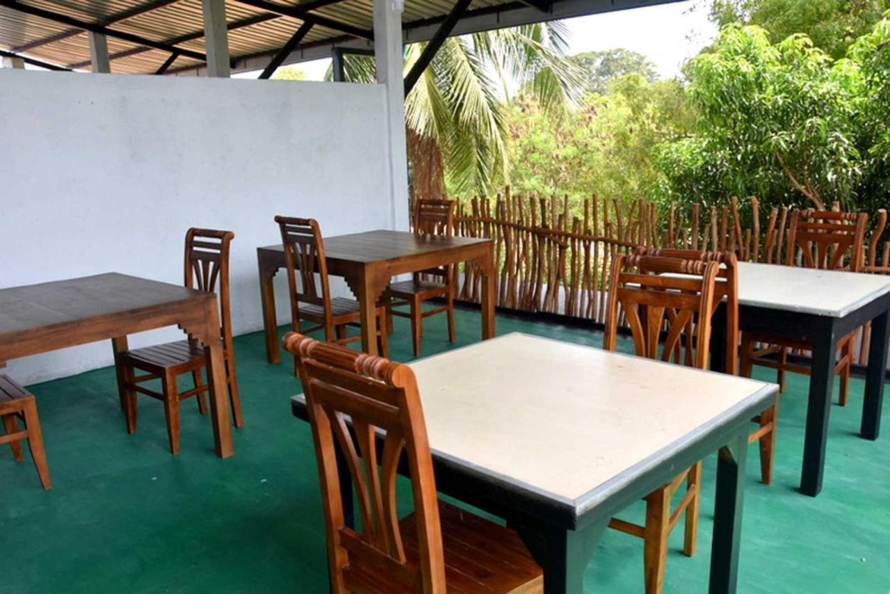 Thinaya Lake Resort Anuradhapura Eksteriør billede