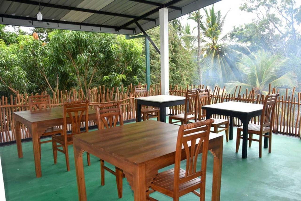 Thinaya Lake Resort Anuradhapura Eksteriør billede