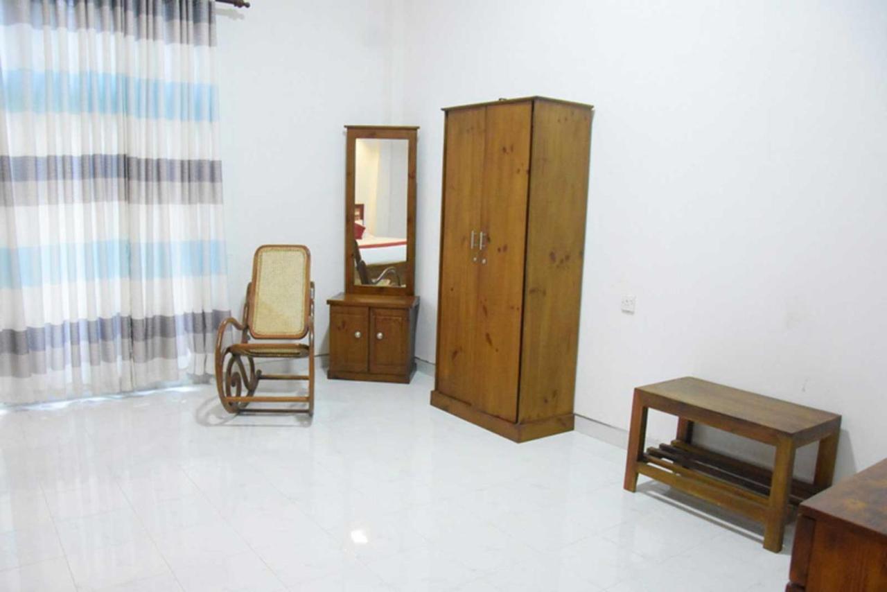 Thinaya Lake Resort Anuradhapura Eksteriør billede