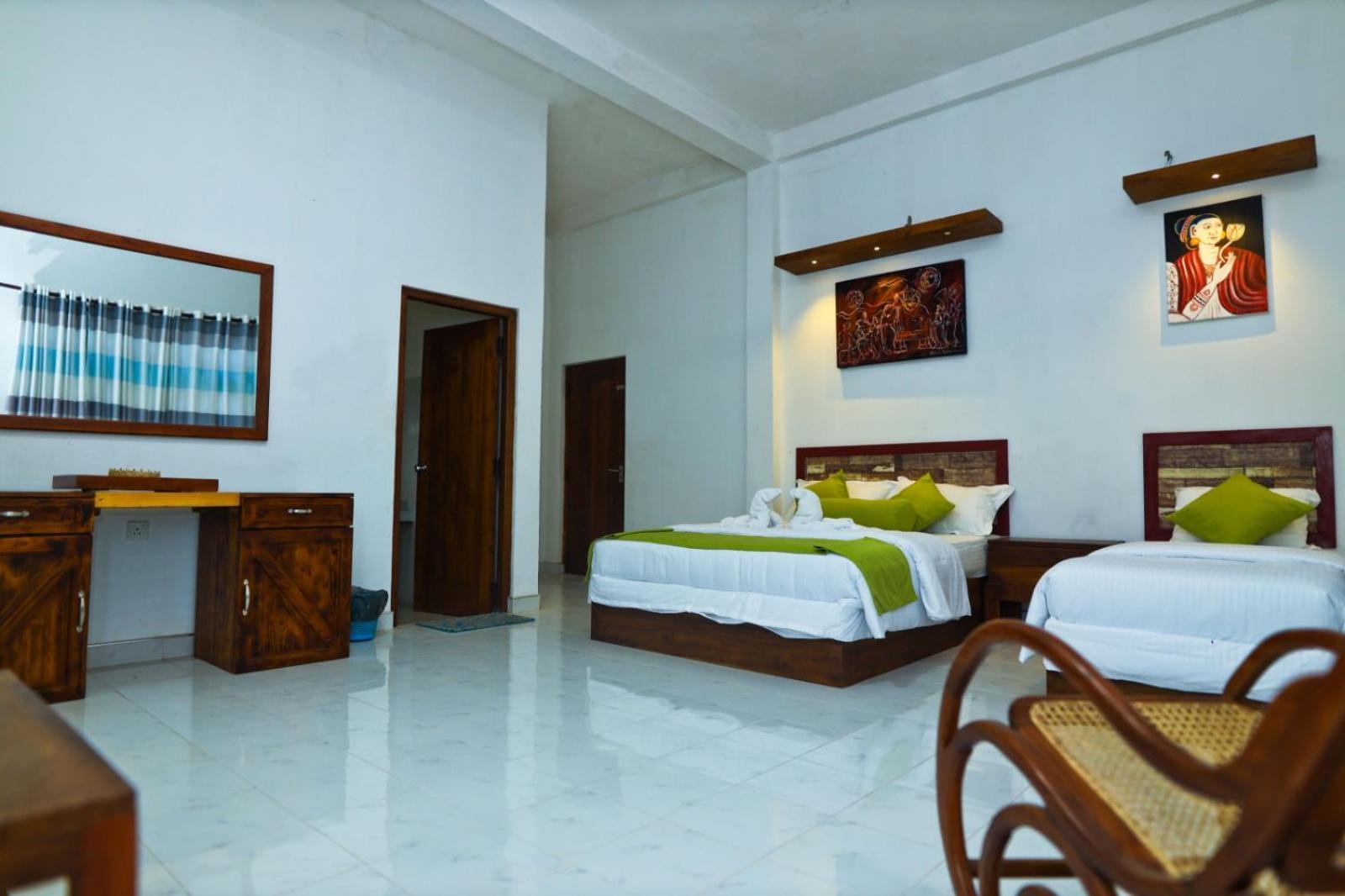Thinaya Lake Resort Anuradhapura Eksteriør billede