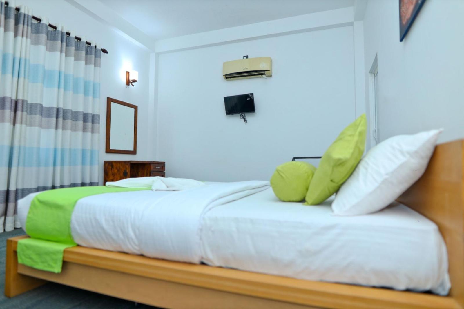 Thinaya Lake Resort Anuradhapura Eksteriør billede