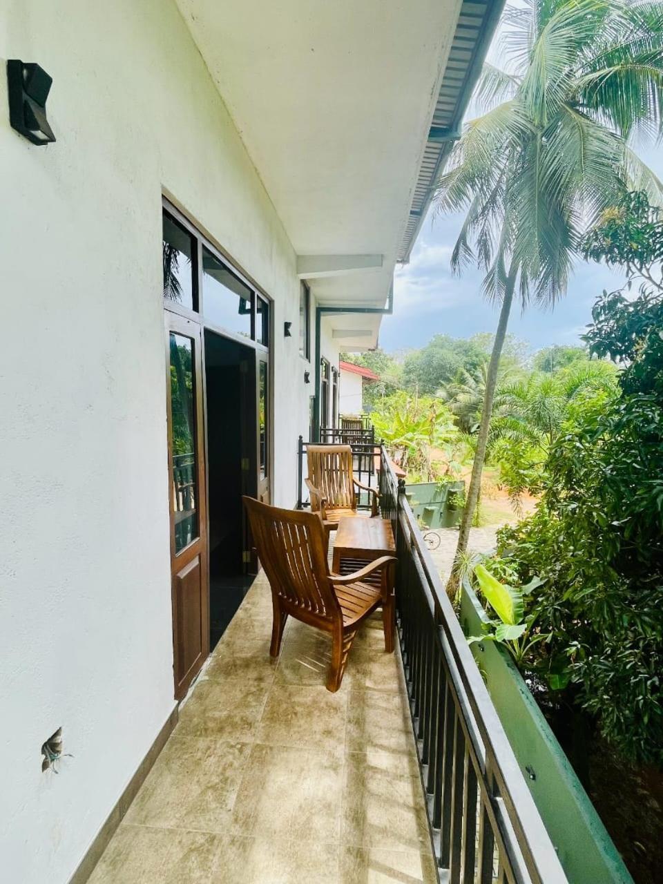 Thinaya Lake Resort Anuradhapura Eksteriør billede