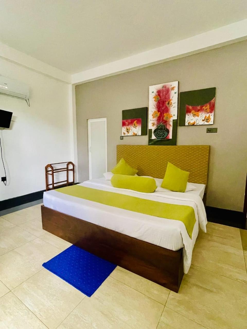 Thinaya Lake Resort Anuradhapura Eksteriør billede