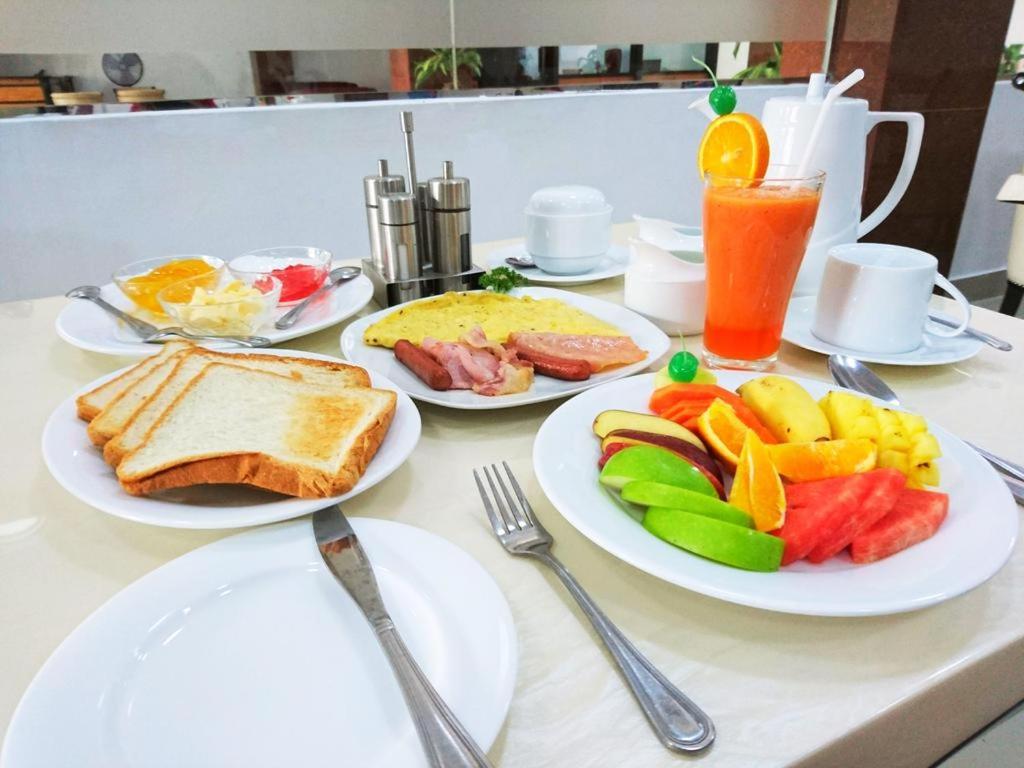 Thinaya Lake Resort Anuradhapura Eksteriør billede
